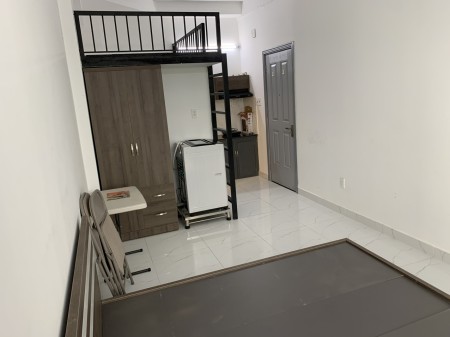  Căn hộ Quận 7 - 1 gác 1 giường ngủ rộng rãi, cửa sổ thoáng mát, đầy đủ nội thất , 30m2
