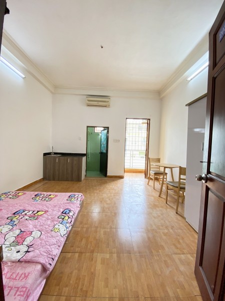 Phòng trọ full nội thất ban công giá rẻ Tân Phú, 30m2