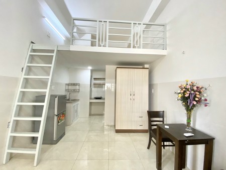 Cho thuê căn hộ Duplex full nội thất cửa sổ ngay trung tâm Quận 7, 25m2