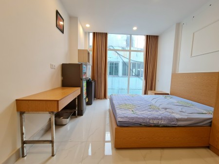 Căn hộ full nội thất view thoáng cửa sổ lớn chỉ 5tr gần KCX Tân Thuận, đh UFM, NTT, ĐH Luật, 30m2