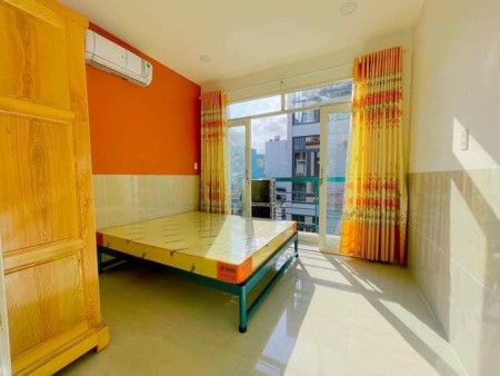 Căn hộ 1 phòng ngủ ngay bancon đón nắng Quận 4, 30m2