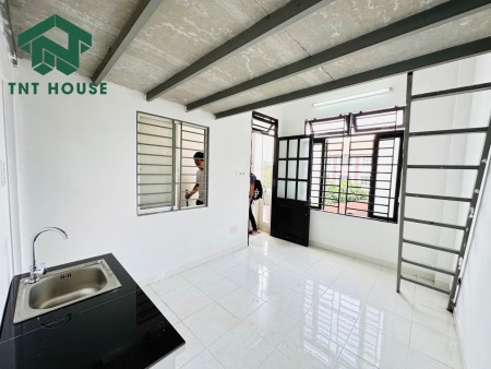 Cho thuê phòng có gác giá rẻ_Ngay Cầu Vượt Hoàng Hoa Thám, 28m2