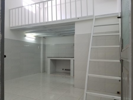 Cho thuê phòng trọ giá rẻ gần cầu vượt Hoàng Hoa Thám Tân Bình, 30m2