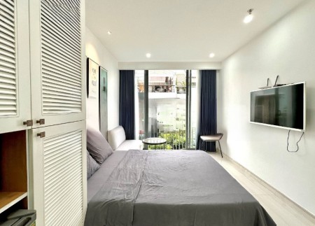 Studio bancon full nội thất gần Crescent Mall quận 7, 27m2
