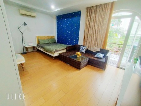 Studio bancon mặt tiền đường - gần Lotte quận 7, 25m2