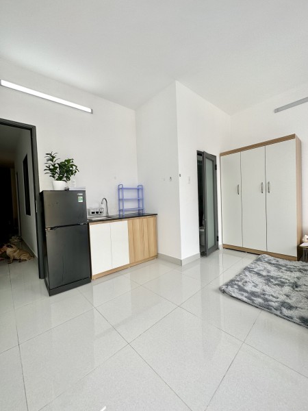 Cho thuê phòng rộng, có bancol ở P15, Tân Bình, 20m2