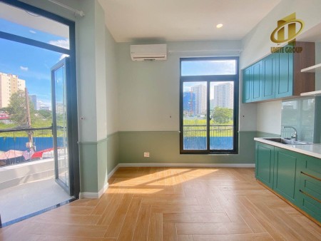 BANCON siêu xinh Q7, sát bên Lotte Mart, Ufm, TDTU, NTT, 30m2