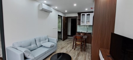 Cho thuê Căn hộ dịch vụ 55m2 1N,1K phố Võng Thị, Tây Hồ. Nhà mới 2 thoáng gần hồ. Chỉ 8.5tr, 55m2