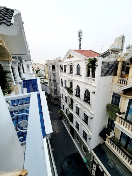 Căn hộ duplex có nội thất cơ bản, 30m2