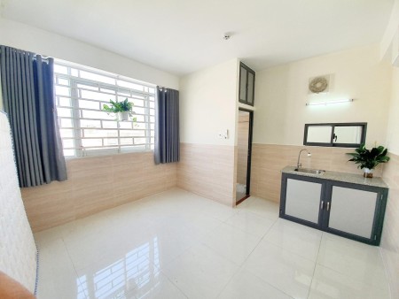 Cho thuê căn hộ đầy đủ tiện nghi,giá chỉ từ 4tr3,có cửa sổ thoáng mát,Sát cầu kênh tẻ quận 7, 30m2