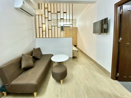 Căn hộ dịch vụ studio 30m2, full nội thất tông gỗ ở khu dân cư Tân Quy Q7 , 30m2
