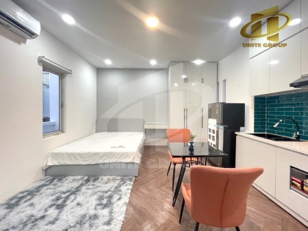 Studio full nội thất bancon nằm ngay trung tâm Quận 7, 30m2