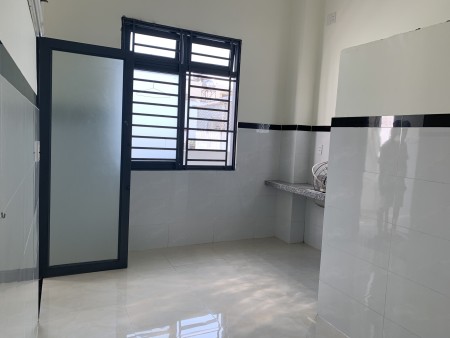 HOT Ṭòa Nhà mới Khai Trương, Ban Công ngắm Khu Sân Bay Tân Sơn Nhất, 25m2