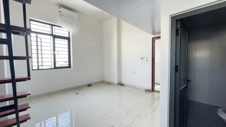 Căn hộ dịch vụ duplex siêu rộng giá siêu rẻ ngay trung tâm quận 7, 30m2