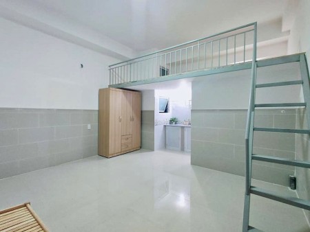 Cho thuê phòng trọ giá rẻ gần cầu vượt Hoàng Hoa Thám Tân Bình, 30m2