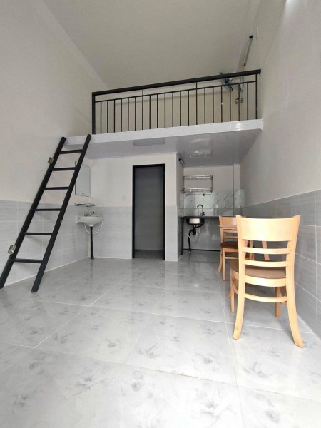 CHO THUÊ CÓ GÁC Ở NGÃ TƯ BẢY HIỀN TÂN BÌNH, 28m2