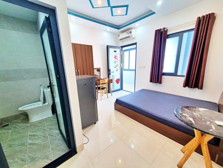 Căn Hộ Ban công_Full Nội Thất_Ngay Cầu Kênh tẻ_Gần ĐH Luật_Cầu Khánh Hội Q4, 30m2