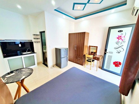 Căn hộ Studio full nội thất cửa sổ lớn Quận 4, 30m2
