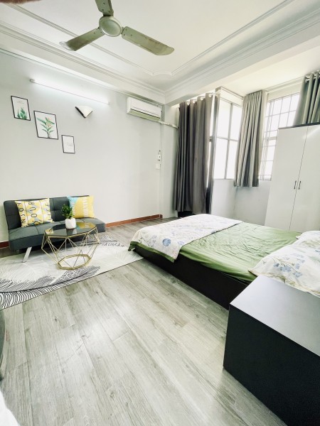 Studio full nội thất mới ban công ngay mặt tiền đường lớn Quận 4, 35m2