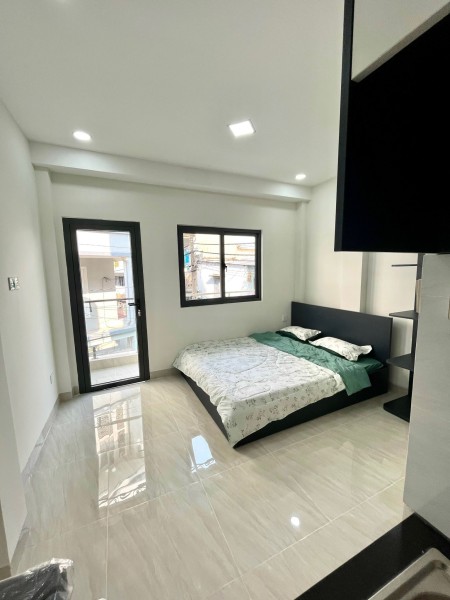 Cho thuê Studio ban công full nội thất đối diện CV Lê Thị Riêng Quận 10, 30m2