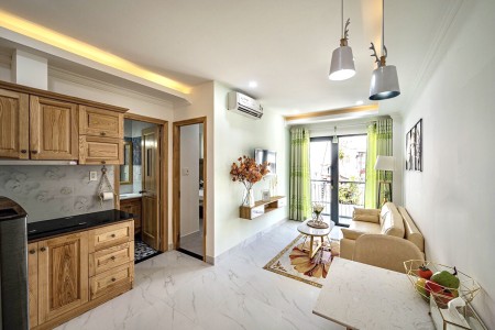 Cho thuê căn hộ ban công, ngay VLU cs1, gần chợ Bến Thành quận 1, 30m2
