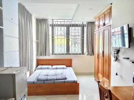 Quận 3 cho thuê căn hộ cửa sổ lớn ngay ngã sau Cộng Hòa, chợ Hồ Thị Kỷ, 25m2
