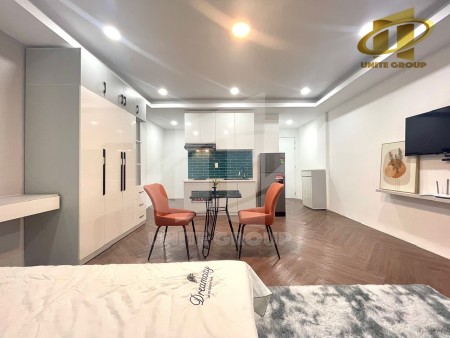 Căn hộ Studio cửa sổ lớn nội thất cao cấp gần Go Nguyễn Thị Thập, 30m2