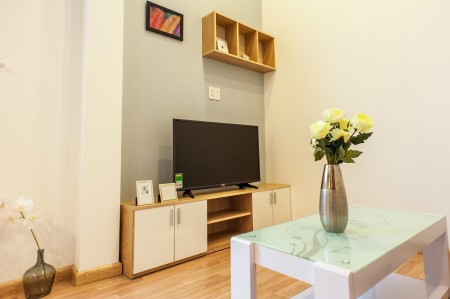 Căn hộ dịch vụ hồ bơi, ban công, cửa sổ, view toàn thành phố tại trung tâm Q7, 35m2