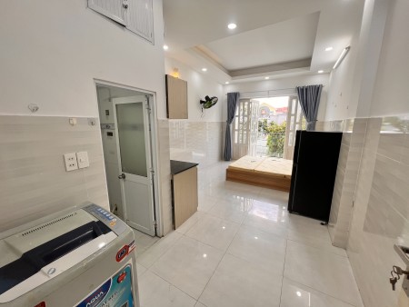 Căn hộ full nội thất, ban công, máy giặt riêng Tân Quy Lotte Quận 7, 25m2