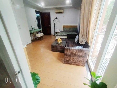 Studio ban công giá rẻ nằm sát các trường đại học TDT , RMIT , UFM dành cho các bạn hssv, 35m2