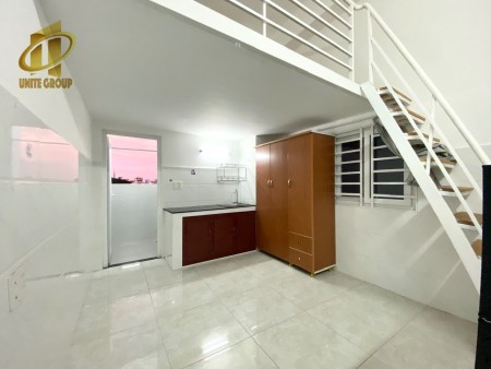 Duplex ban công dành cho hssv nằm ngay các trường đại học TDT , RMIT , UFM, 40m2