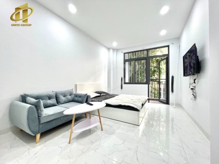 Căn hộ dịch vụ ban công cao cấp, tiện nghi gần vòng xoay dân chủ quận3, 30m2