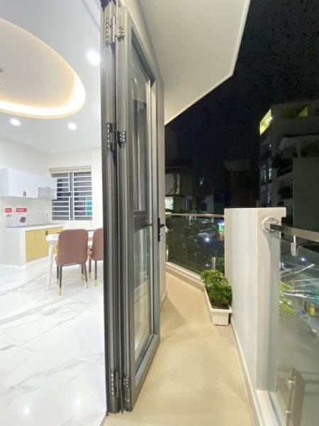 Căn hộ Studio bancol đầy đủ tiện nghi Ngay cầu Kênh tẻ Quận 7, 40m2