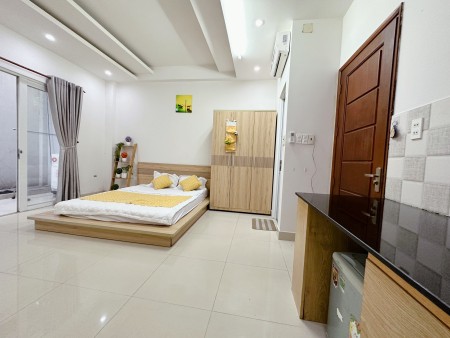 Quận 7 căn hộ Studio ban công máy giặt riêng đối diện trường RMIT, TDTU, 30m2