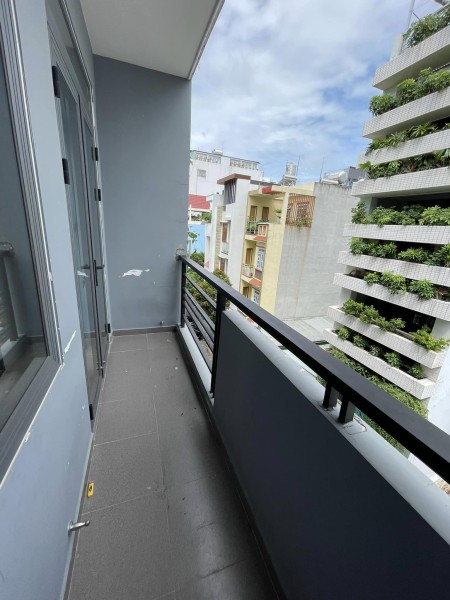PHÒNG TRỌ CAO CẤP BAN CÔNG THOÁNG NGAY P15 TÂN BÌNH, 30m2