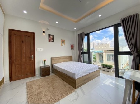 Trống sẵn bancon lớn mới xây ngay Himlam Trần Xuân Soạn Quận 7, 35m2