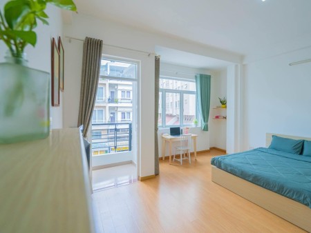 Cho thuê căn hộ 1 phòng ngủ tách bếp ,rộng rãi thoáng mát gần etown Tân Bình, 50m2