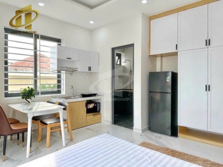 Quận 7 Căn hộ Studio ban công cao cấp ngay kdc Him Lam gần trường TDT, 35m2
