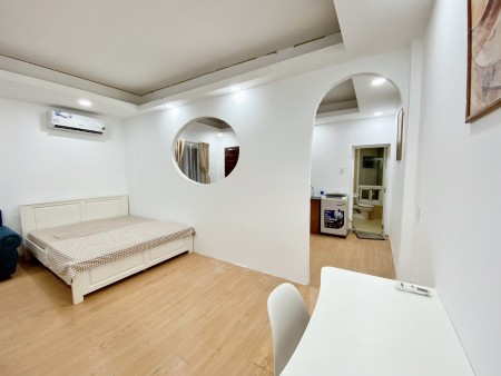 Quận 10 CHDV đủ nội thất_ban công_ máy giặt riêng_gần HCE UEH HUFLIT, 30m2