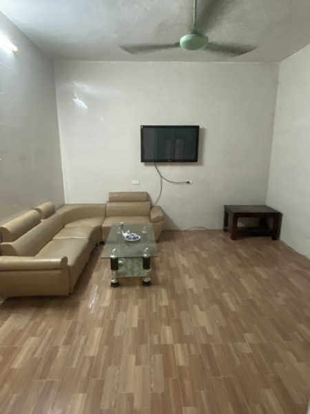 Cho thuê nhà nguyên căn tại Ngõ 639 Hoàng Hoa Thám, Vĩnh Phúc. Nhà rộng 2 thoáng. Chỉ 7.5tr, 88m2