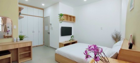 Căn hộ studio full nội thất cửa sổ lớn gần sân bay, CV Hoàng Văn Thụ, 30m2