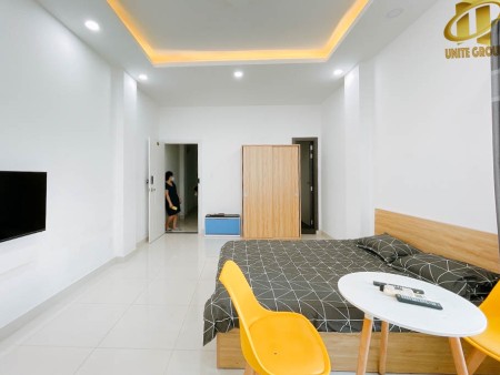 Trống căn Studio với tone màu SANG TRỌNG - BAN CÔNG thoáng mát - full NỘI THẤT – gần ĐH TDTU, 25m2