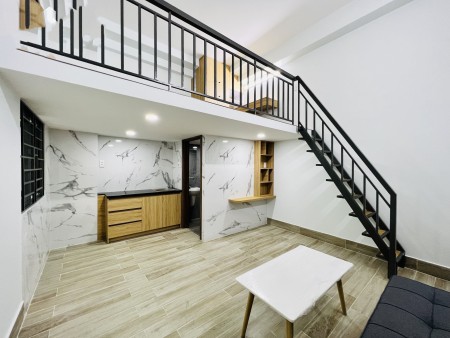 Duplex ban công full nt ngay cầu Phú Mỹ Quận 7, 35m2