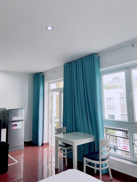Căn Hộ Ban Công Full nội thất Gần Crescent mall, RMIT quận 7, 30m2