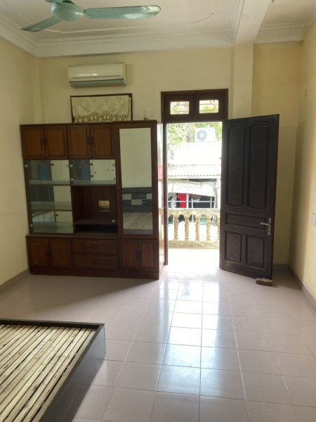 Cho thuê nhà nguyên căn tại Ngõ 279, Đội Cấn, Ba Đình. Nhà rộng siêu thoáng. Chỉ 11tr, 36m2