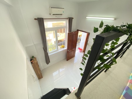 Căn hộ có gác cao sẵn máy lạnh gần Đại học Gia Định - Tân Bình, 30m2