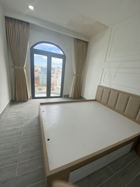 CĂN HỘ MỚI XÂY 100% MỚI TINH CÓ BANCOL TO ĐẸP ẢO DIỆU, 40m2