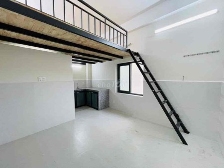 Phòng Trọ Gác Cao Có Máy Lạnh_Miễn phí xe Ở Tân Hương Tân Phú, 28m2