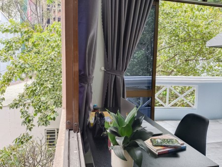 2 phòng ngủ, ban công và cửa sổ TRẦN HƯNG ĐẠO , QUẬN 1, 80m2