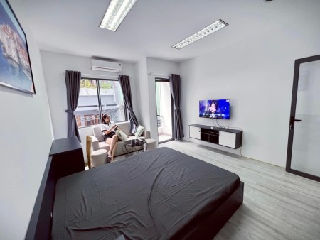Căn hộ 1pn mới xây có cửa sổ và ban công siêu thoáng trên đường Lý Văn Phức Quận 1, 55m2